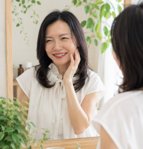 朝、鏡をみてにやにや